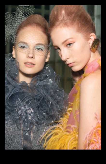 Από τις πασαρέλες στην πραγματική ζωή: Πώς να μεταφράσετε τις τάσεις του φυσικού μακιγιάζ υψηλής μόδας