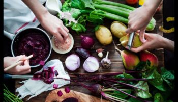 Μαγειρικές χειροτεχνίες με εποχιακά υλικά: Αγκαλιάζοντας φρέσκες γεύσεις